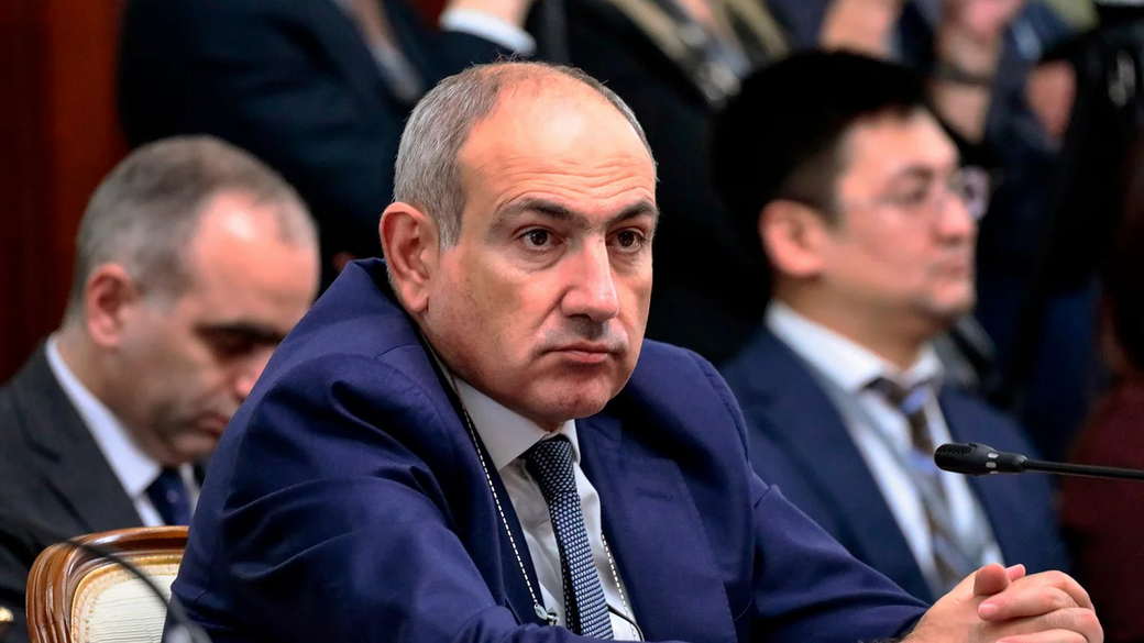 Суд в Армении арестовал на два месяца архиепископа ААЦ Галстаняна