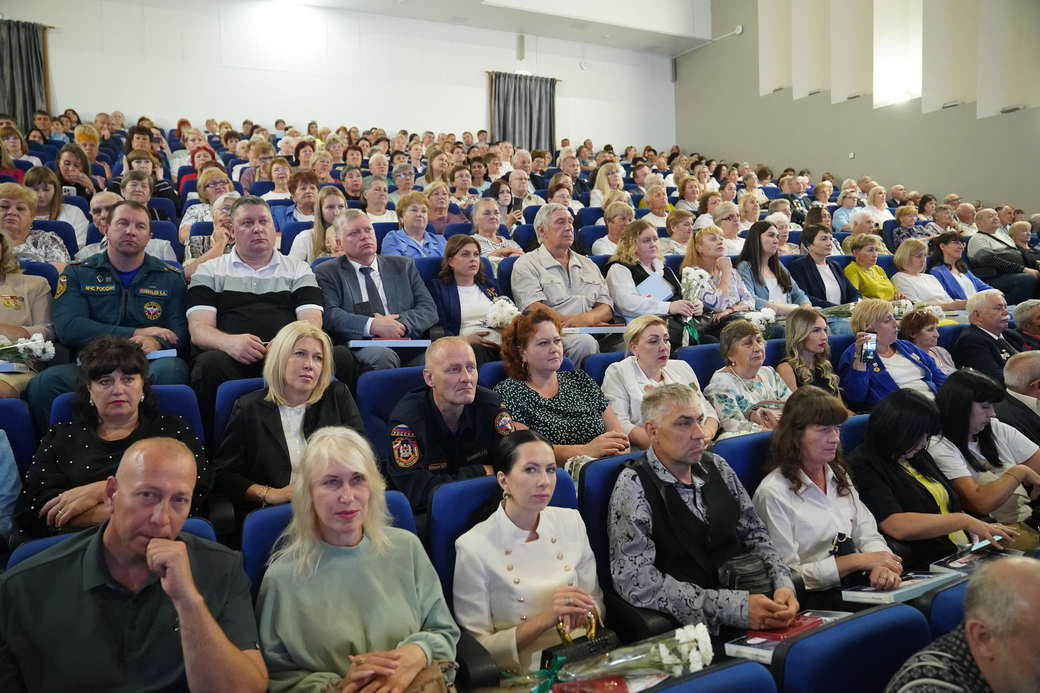 От имени кузбассовцев Илья Середюк поздравил Междуреченск с 70-летием От имени кузбассовцев Илья Середюк поздравил Междуреченск с 70-летием