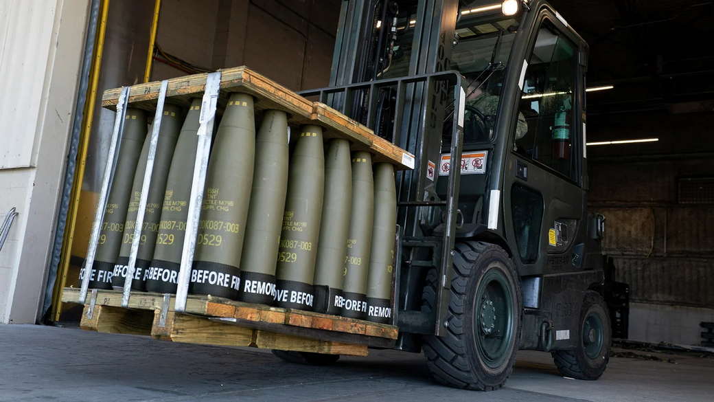 Главное о «разморозке» военных поставок на Украину из США