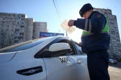 Инспектор ДПС унес ваши документы в свою машину — что делать