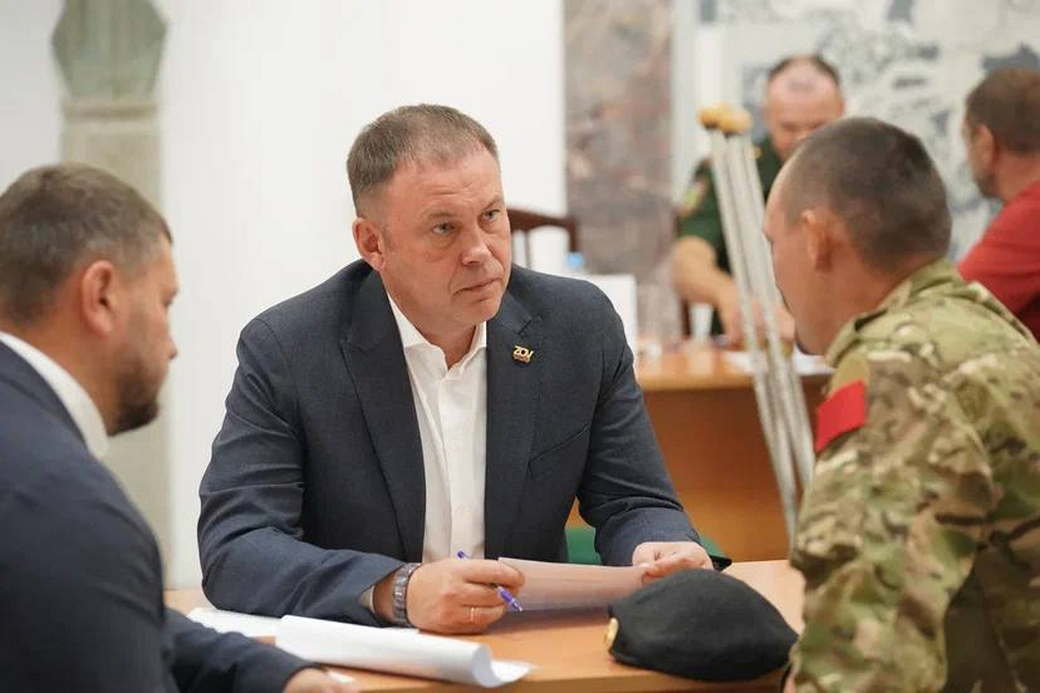 Губернатор Кузбасса Илья Середюк в Кемерове организовал выездное заседание межведомственной комиссии для участников СВО и их родных Губернатор Кузбасса Илья Середюк в Кемерове организовал выездное заседание межведомственной комиссии для участников СВО и их родных