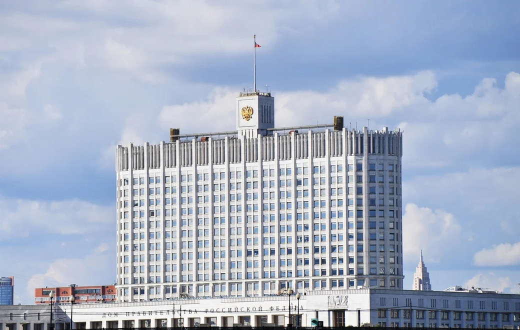 Кабмин проиндексирует зарплату отдельным категориям бюджетников на 7,6%