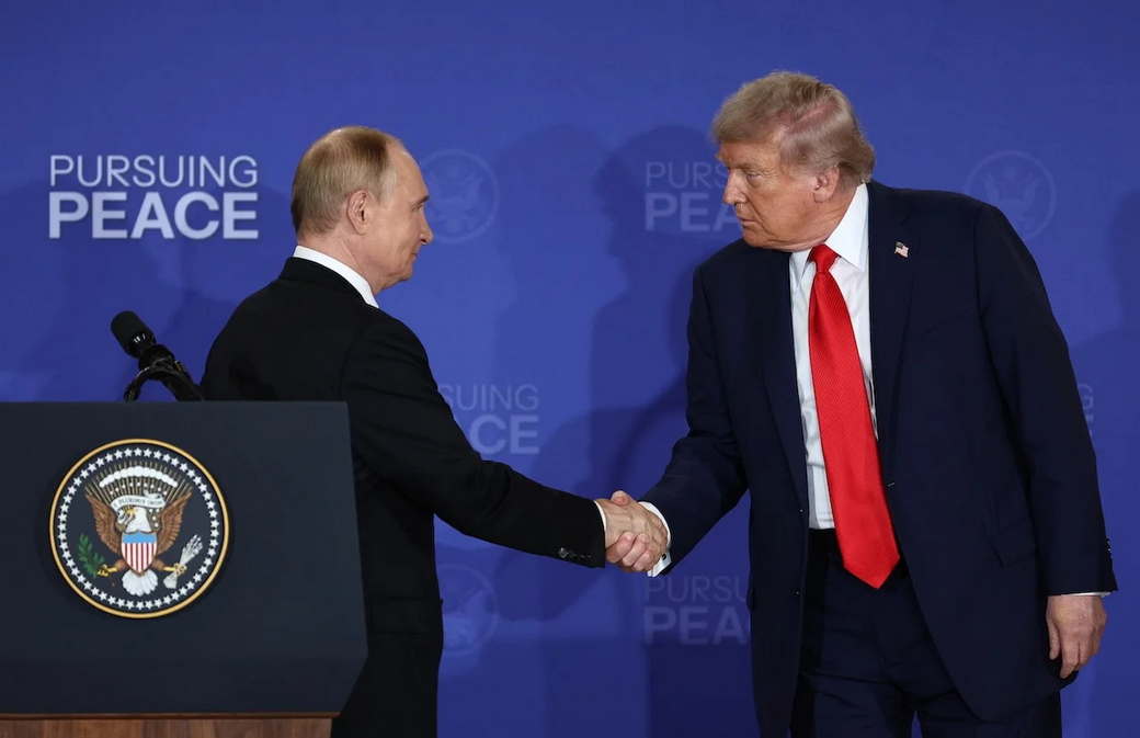 Axios узнал о просьбе Трампа к Путину быть «реалистом» насчет территорий