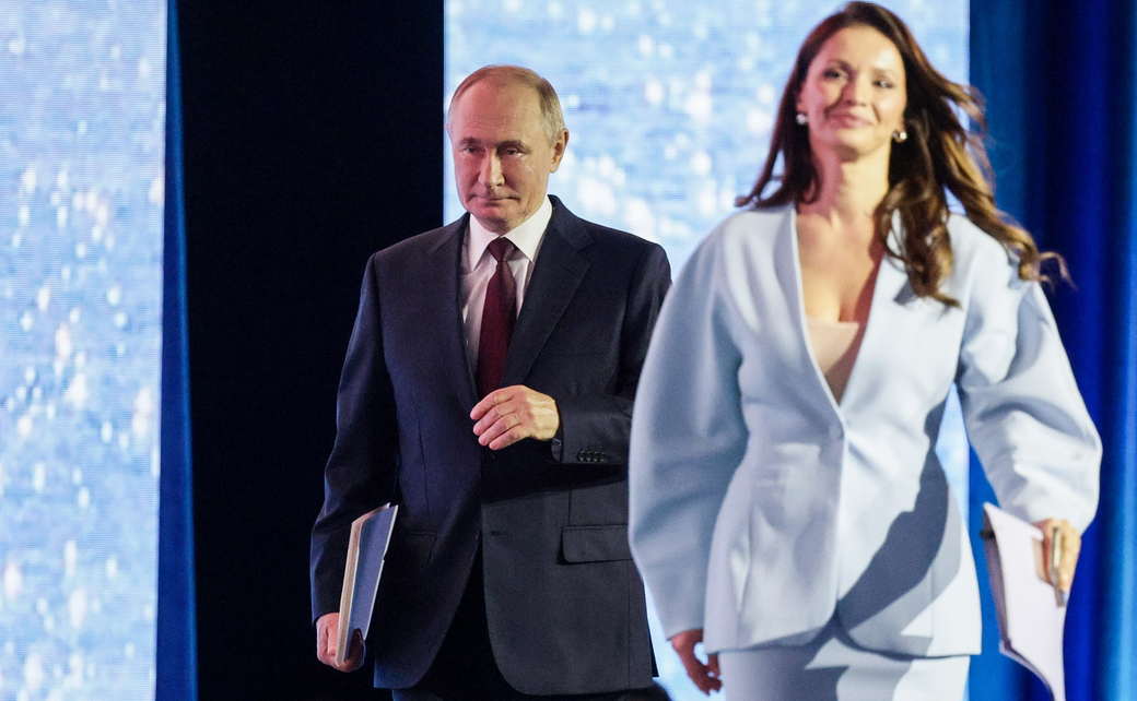 Россия будет развивать Трансарктический коридор, заявил Путин