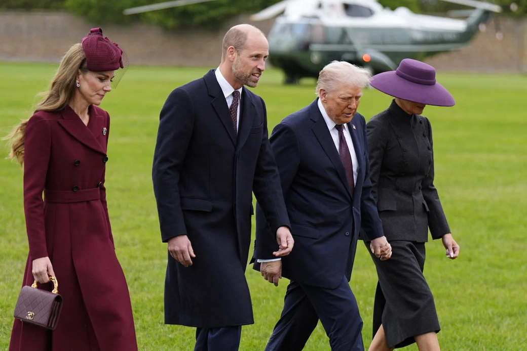Внешний вид Мелании Трамп на встрече с королевской семьей подняли на смех в сети