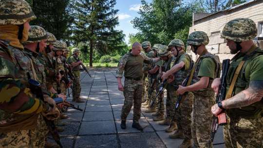 На Украине обманом набирают специалистов, отправляя их в пехоту ВСУ На Украине обманом набирают специалистов, отправляя их в пехоту ВСУ