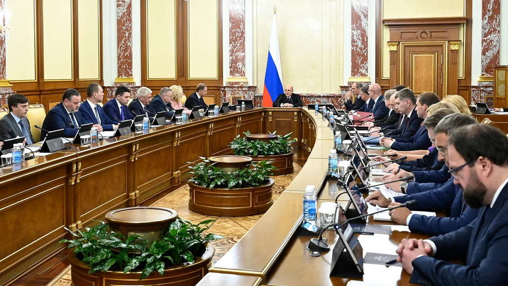 Кабмин утвердил комплексные планы развития Арктики
