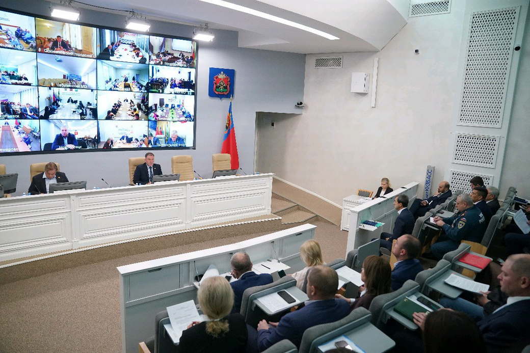 Доступность почтовых отделений, ситуацию с бродячими животными, подготовку к Новому году обсудили в Кузбассе