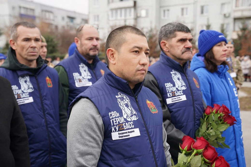 В Белове увековечили память о героях-земляках в бронзе и граните