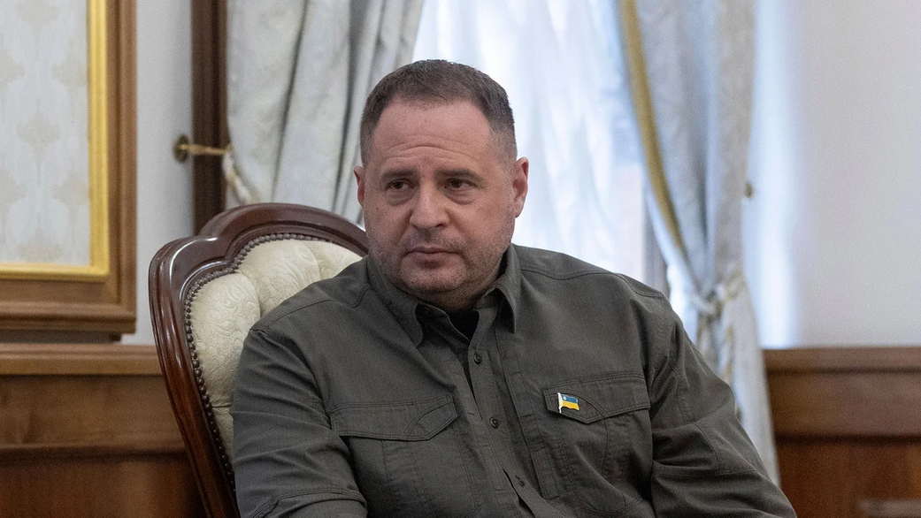 Зеленский отказался уволить Ермака по требованию депутатов своей партии