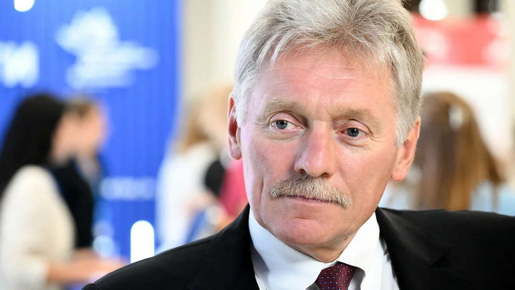 Песков подтвердил контакты между Москвой и Парижем