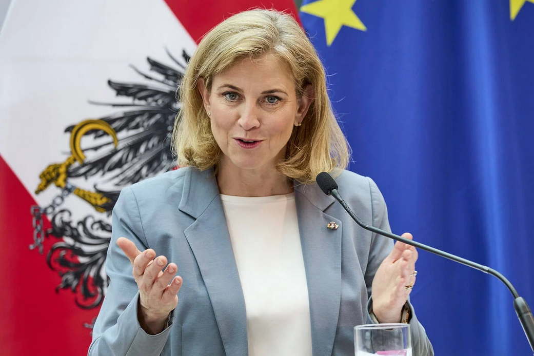 Глава МИД Австрии назвала два ключевых условия для мира на Украине