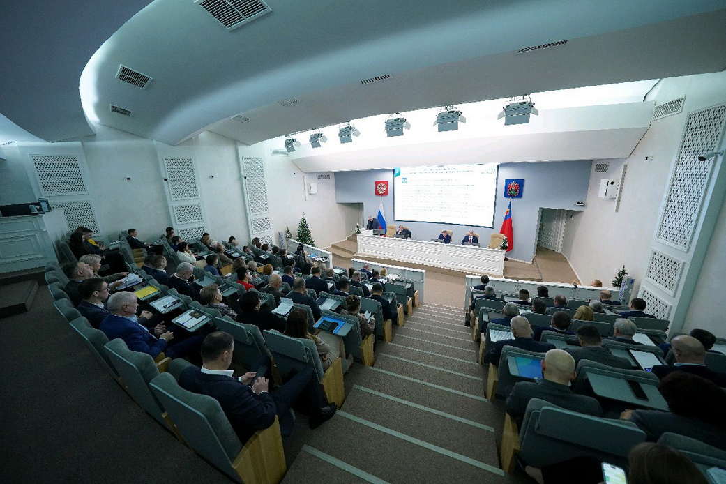 Подготовку Кузбасса к новогодним и рождественским выходным обсудили на аппаратном совещании