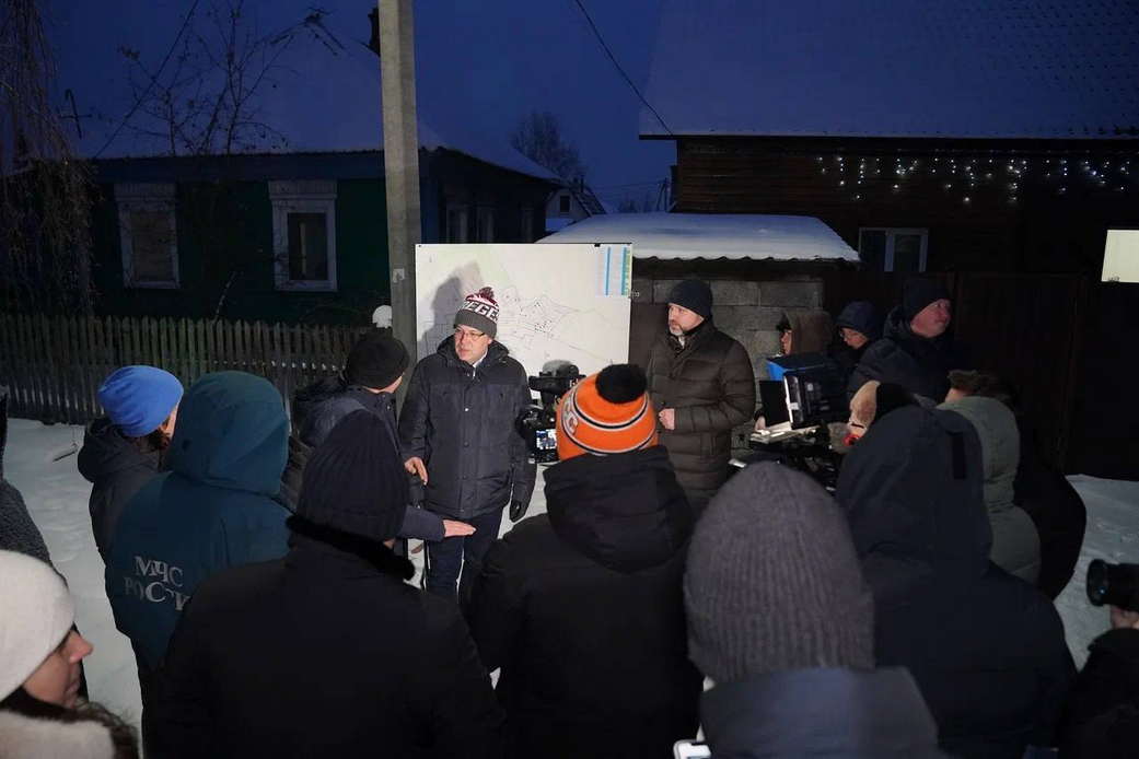 Губернатор Илья Середюк проверил ход работ по водопонижению в Белове Губернатор Илья Середюк проверил ход работ по водопонижению в Белове
