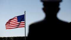 США полностью запретили въезд граждан семи стран
