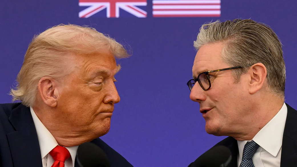 СМИ: Стармер хочет дипломатией убедить Трампа не захватывать Гренландию