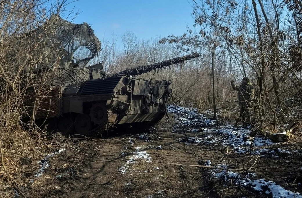 Военкор Стешин: ВСУ не брезгуют использовать могильные оградки для защиты танков