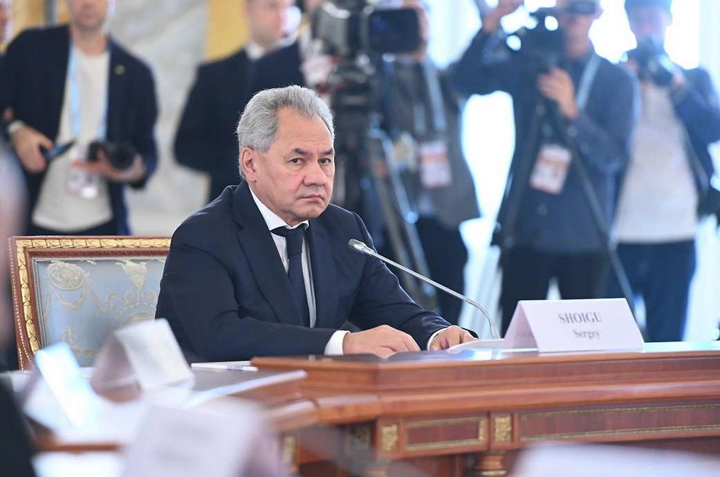 Запад сбросил маски, заявил Шойгу