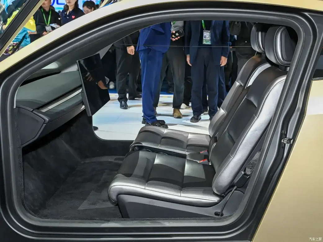 Tesla запускает производство роботакси нового поколения без управления Tesla запускает производство роботакси нового поколения без управления