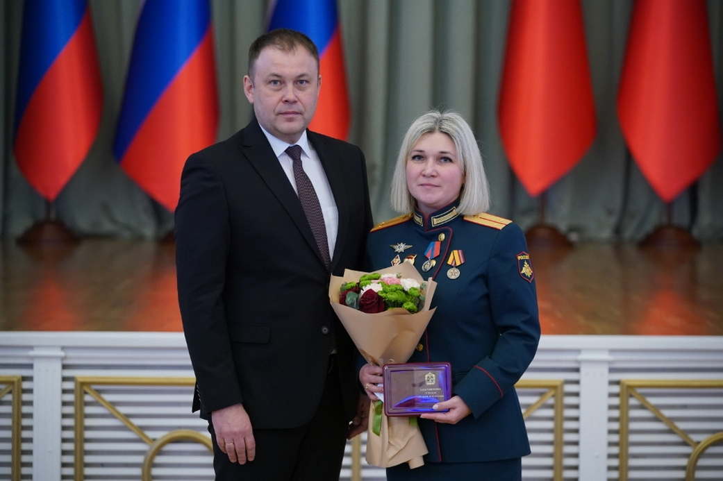Губернатор Илья Середюк вручил защитникам России областные награды Губернатор Илья Середюк вручил защитникам России областные награды