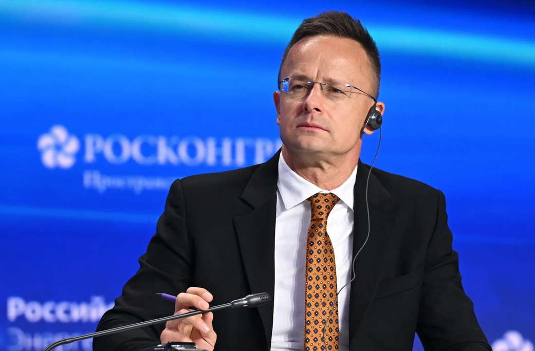 Сийярто рассказал о панике на Украине