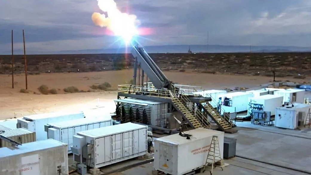 США возобновили испытания рельсотрона после многолетнего перерыва: что известно