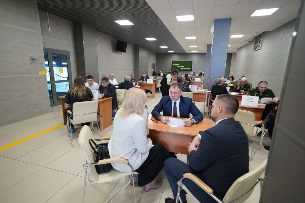 Илья Середюк провел в Белове прием участников спецоперации и членов их семей