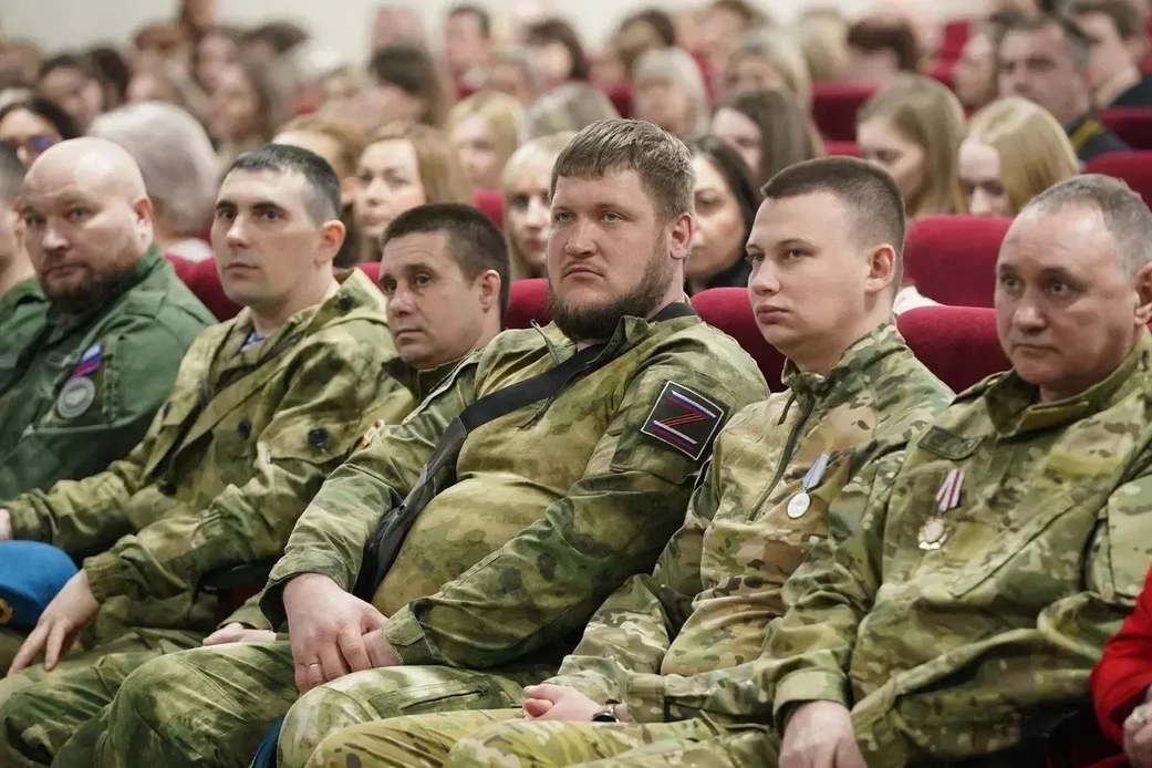 В Кузбассе увековечили память героя войны и легендарного судьи Юрия Пушкина