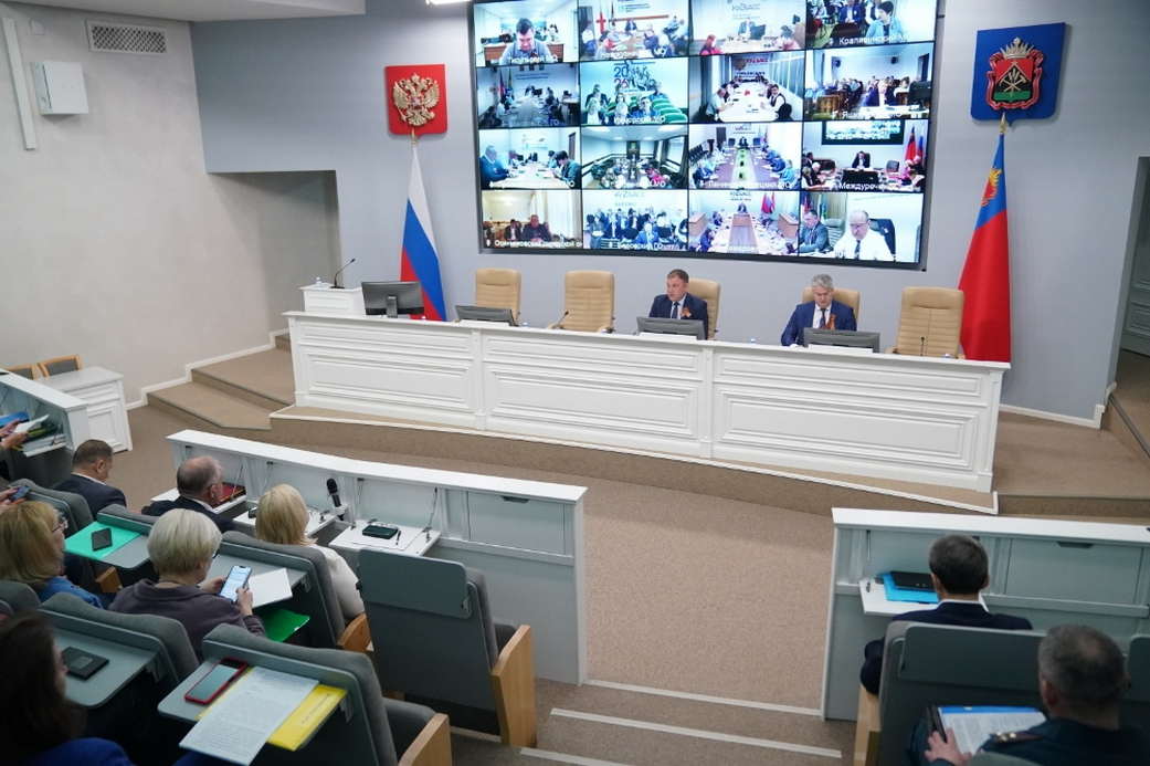 Паводок и подготовка к майским праздникам: Илья Середюк обозначил ключевые задачи на ближайшие дни