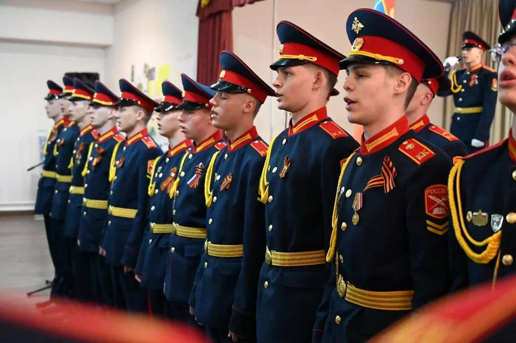 37 кадет вступили в ряды «Юнармии» в преддверии годовщины Победы