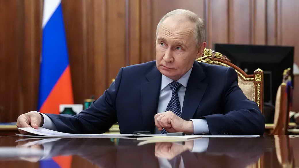 Путин: страх ответного удара заставляет Запад дистанцироваться от прямого участия в атаках на РФ