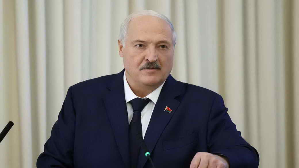 Лукашенко прокомментировал удар дрона по автобусу с детьми в Брянской области