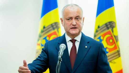 Додон потребовал отставки властей Молдавии из-за коррупционного скандала