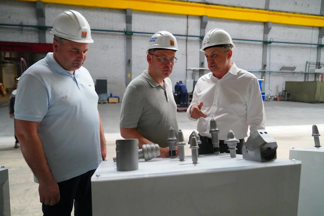 Губернатор оценил технологическое переоснащение новокузнецкого производителя горного инструмента