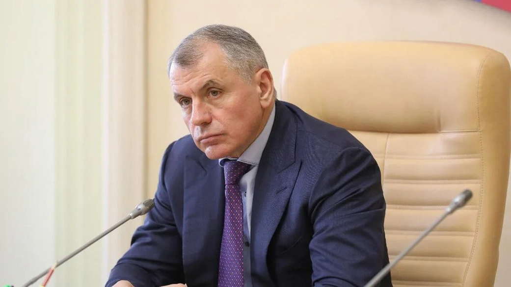 Константинов объяснил, почему Зеленский затягивает конфликт на Украине