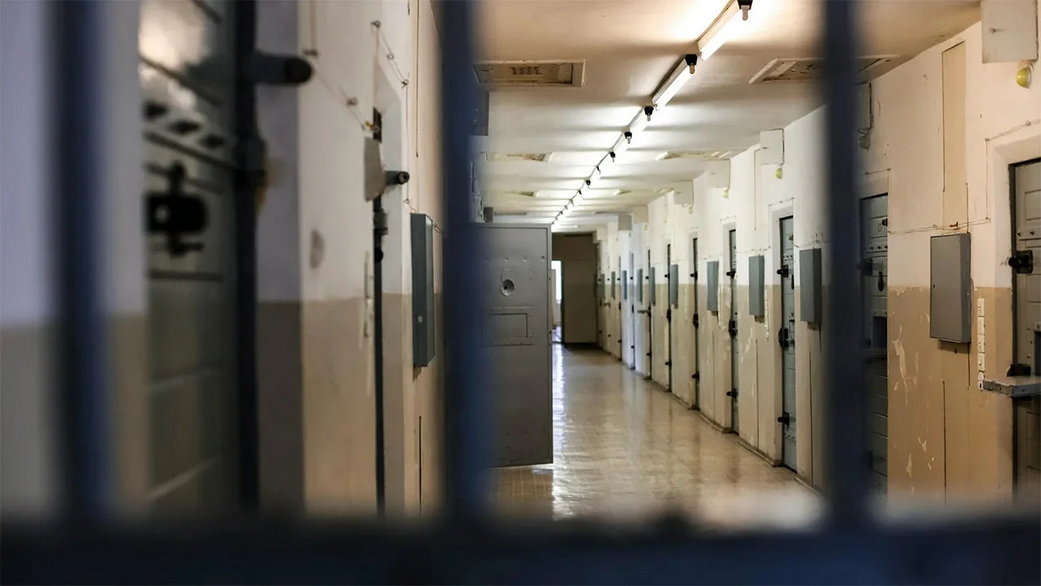 Россиянина осудили на 13 лет за попытку вывоза на Украину запчастей к Су и МиГ