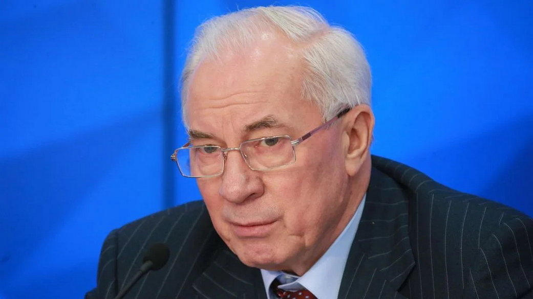 Азаров: Запад фактически поддерживает коррупцию на Украине для урона РФ