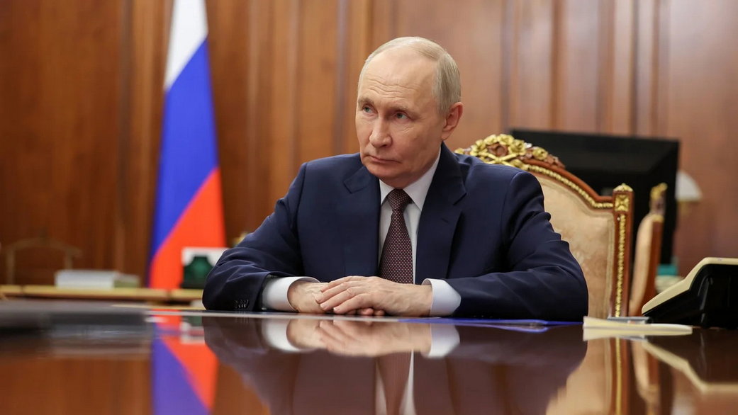 Путин прибыл в Южно-Сахалинск для участия в учениях ТОФ