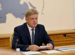 Анатолий Серышев провел окружное совещание по вопросам проведения уборочной кампании в регионах Сибири