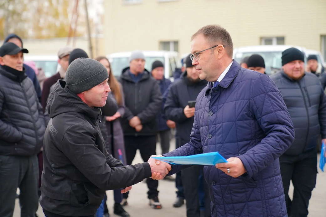 Медицинские организации Кузбасса получили 59 новых автомобилей