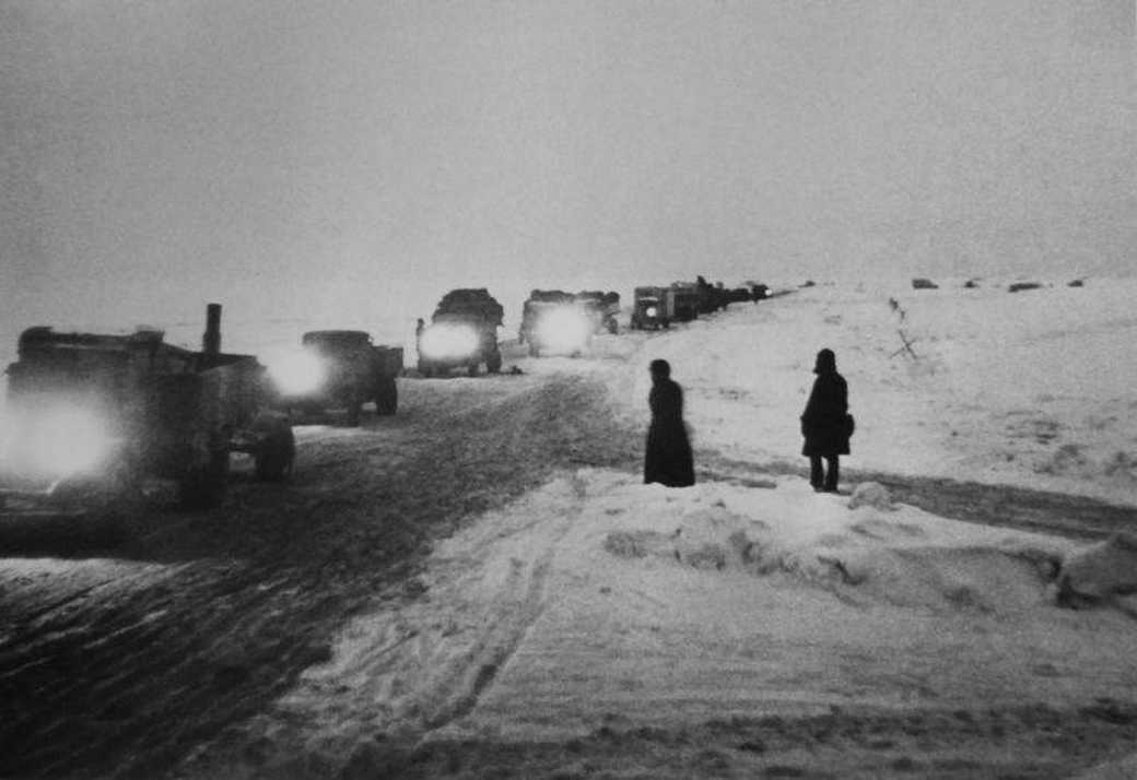 Начало работы ледовой трассы на Ладожском озере (22 ноября 1941г.) Начало работы ледовой трассы на Ладожском озере (22 ноября 1941г.)