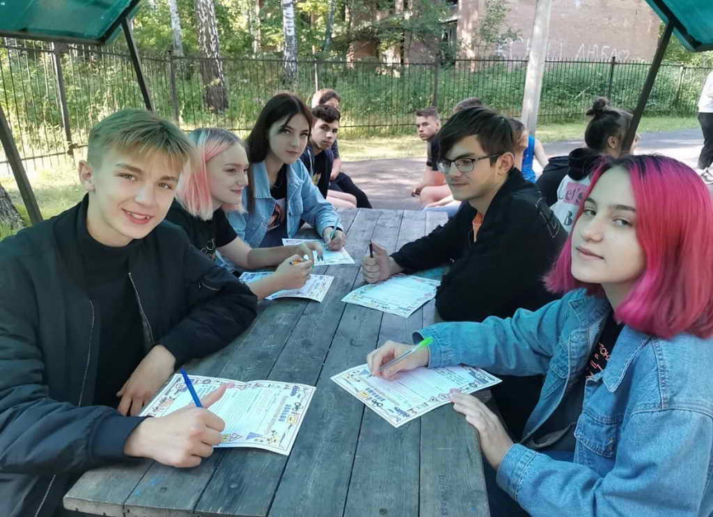 В Новокузнецком районе инспекторы ГИБДД вручили автомобилистам детские письма