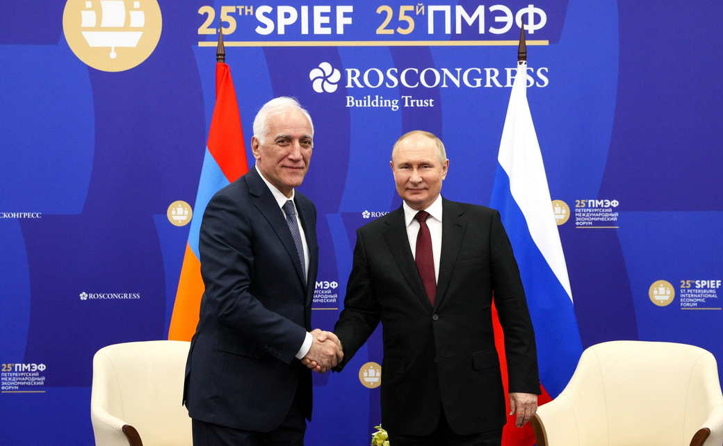 Встреча Владимира Путина с Президентом Армении Ваагном Хачатуряном Встреча Владимира Путина с Президентом Армении Ваагном Хачатуряном