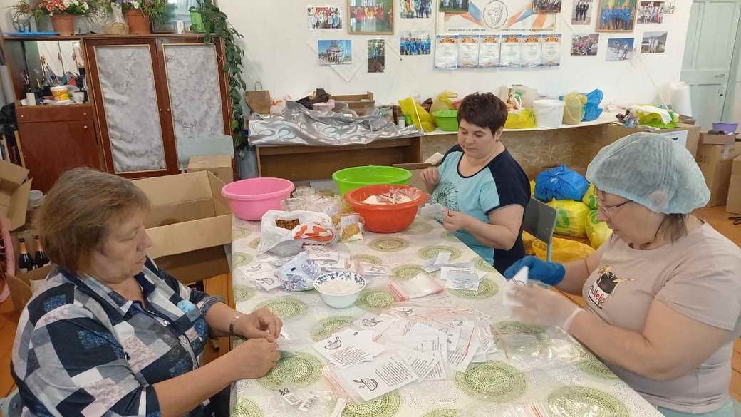 Кузбассовцы изготавливают для участников СВО сублимированные домашние обеды и «сухой душ»