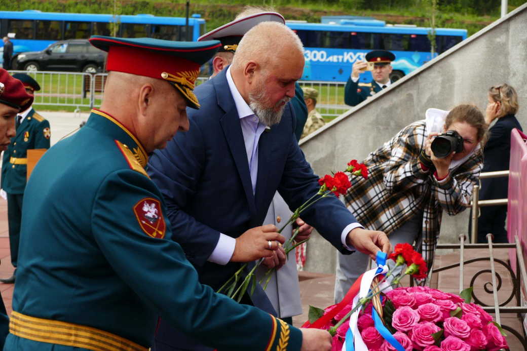 Сергей Цивилев поздравил личный состав и ветеранов отряда специального назначения «КуZбасс» с вручением Боевого знамени