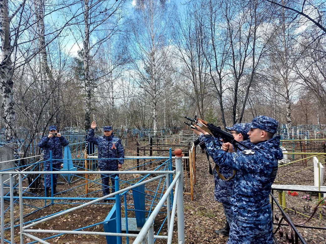 В Киселёвске отреставрировано место захоронения героя советского союза Чумова А.Г. В Киселёвске отреставрировано место захоронения героя советского союза Чумова А.Г.