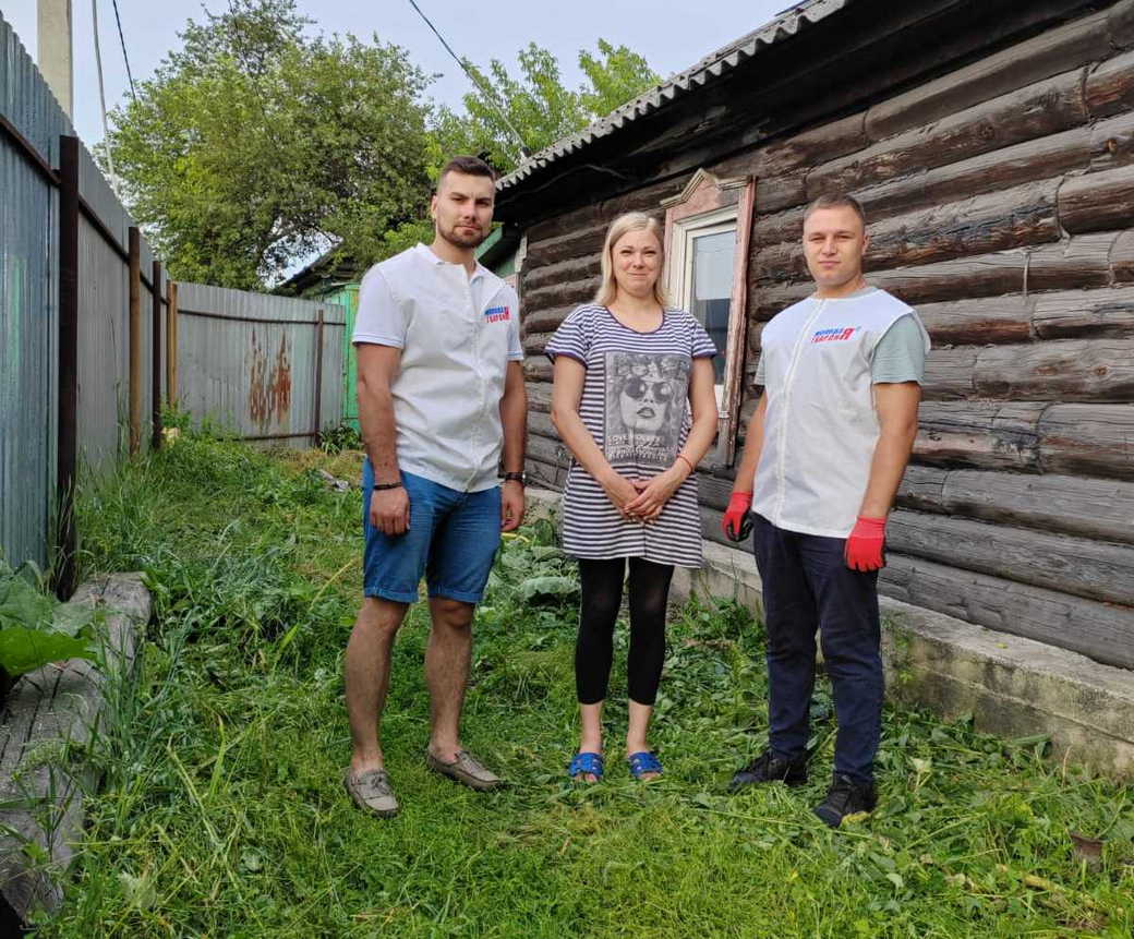 В Прокопьевске активисты "Молодой гвардии" оказали помощь семье погибшего участника СВО