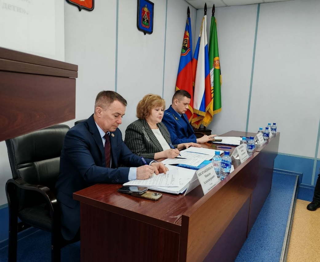 Глава Прокопьевска Максим Шкарабейников принял участие в 33-й сессии Прокопьевского городского Совета народных депутатов