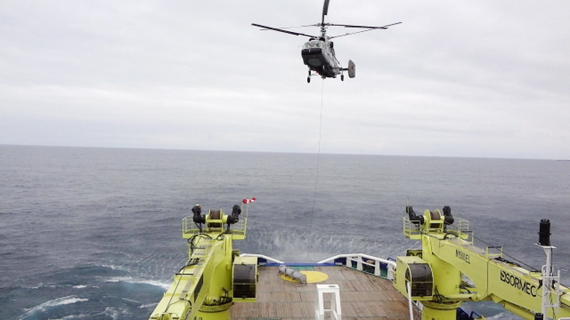 Новейшее военное судно «Эльбрус» испытывают вертолётами