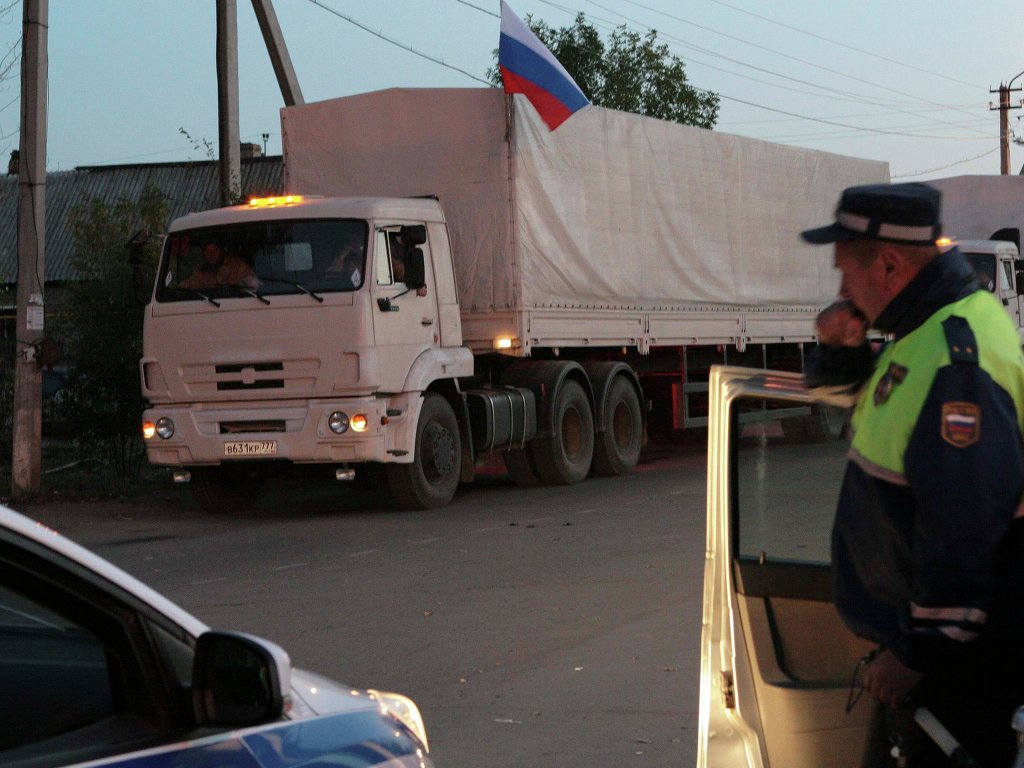 Первые 70 машин, доставившие помощь в Луганск, возвращаются в Россию